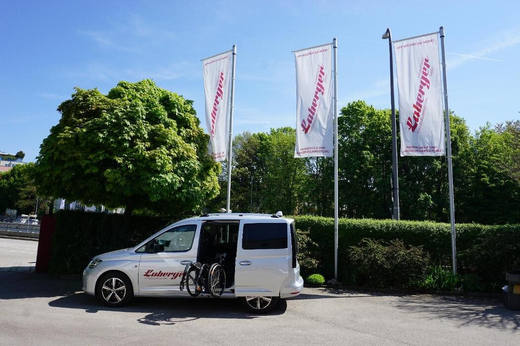 Bilder LABERGER - Fahrzeugumrüstung & Fahrschule