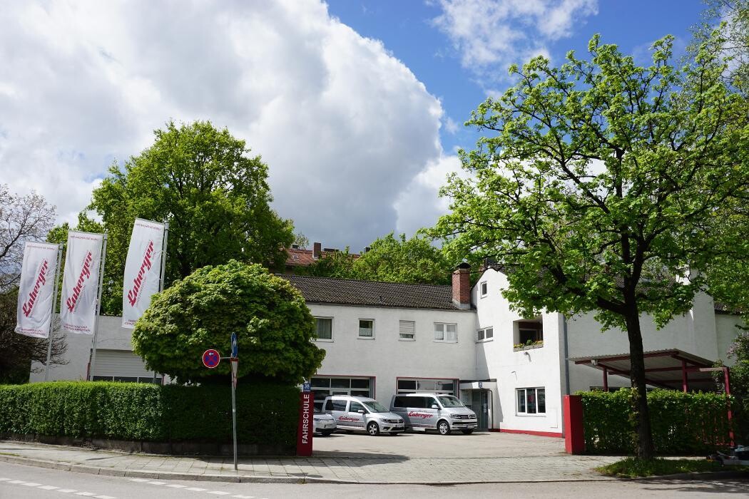 Bilder LABERGER - Fahrzeugumrüstung & Fahrschule