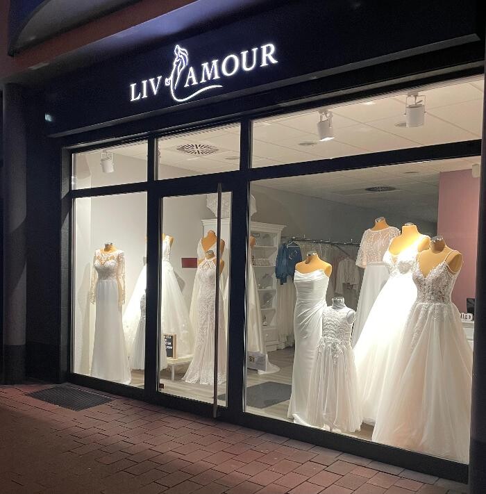 Bilder LIVAMOUR Brautmode