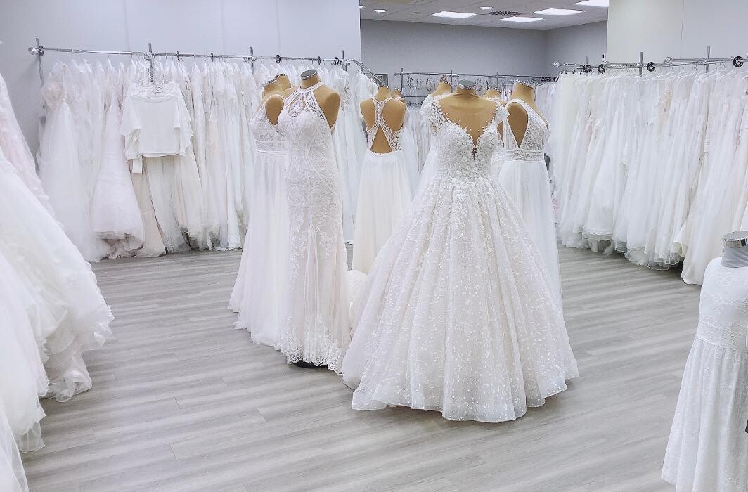 Bilder LIVAMOUR Brautmode