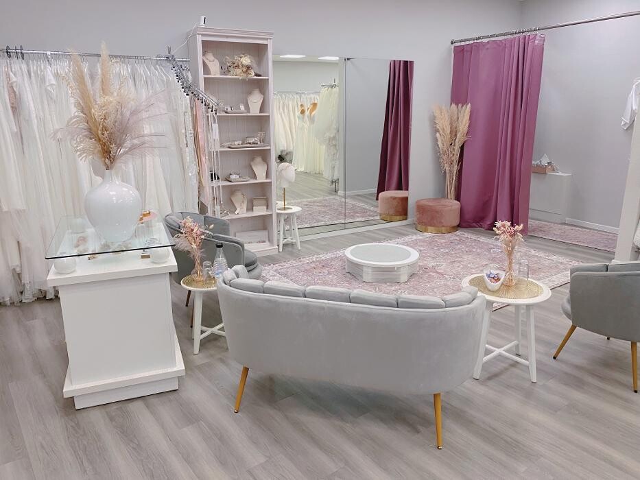 Bilder LIVAMOUR Brautmode