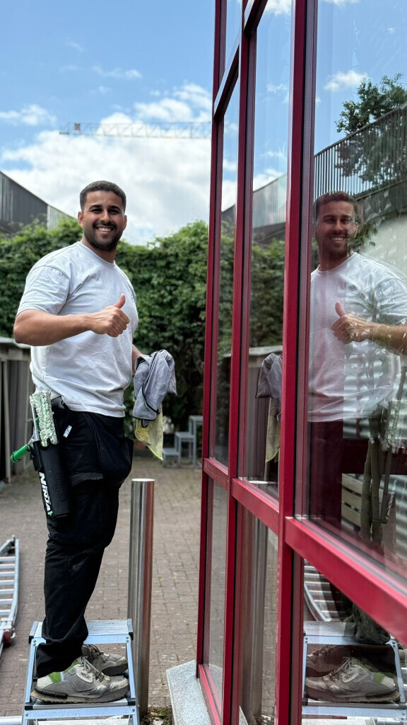 Bilder Büro / Gebäudereinigung,Treppenhausreinigung,Unterhaltsreinigung,Sonderreinigung,Grundreinigung,Glasreinigung,Bauendreinigung,Praxisreinigung