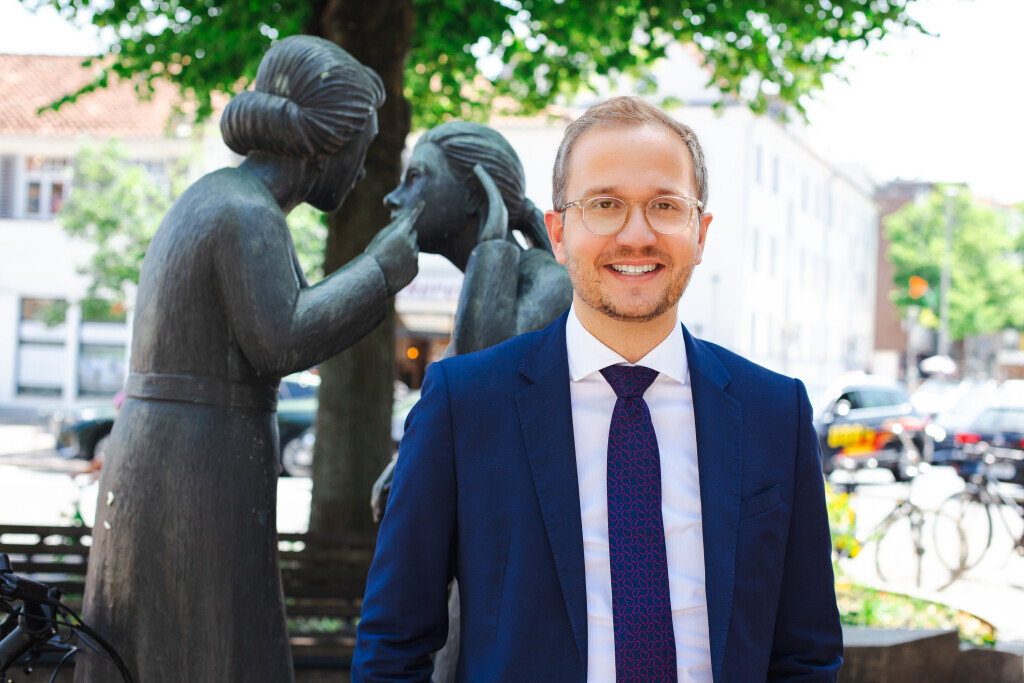 Bilder Notar | Rechtsanwalt Felix Semper - activelaw Kirchrode