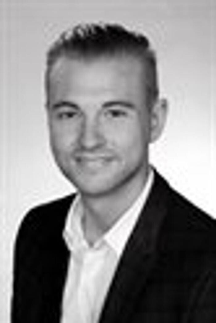 Bilder Ergo Versicherung Geschäftsstelle Julian Clajus