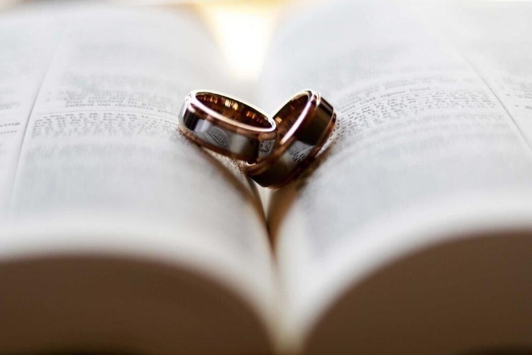 Bilder Sibylle Mathia - Freie Rednerin für Hochzeiten, Taufen und Beerdigungen