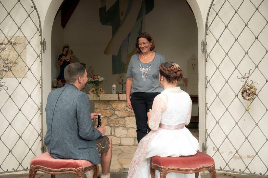 Bilder Sibylle Mathia - Freie Rednerin für Hochzeiten, Taufen und Beerdigungen