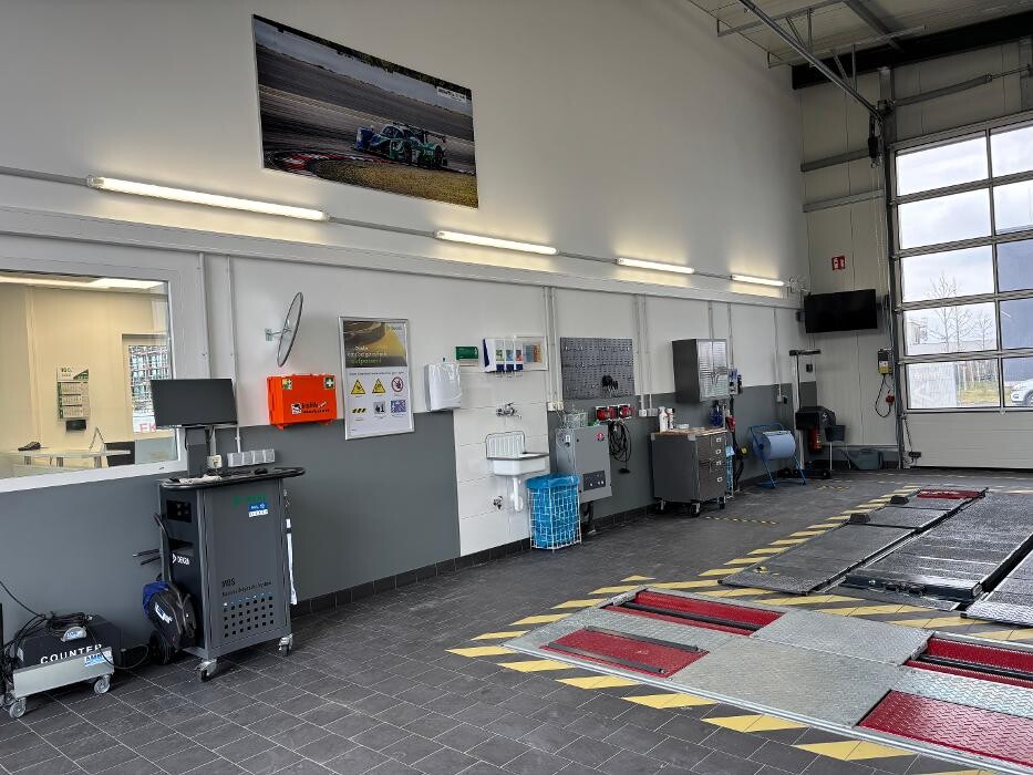 Bilder DEKRA Automobil GmbH Station Euskirchen