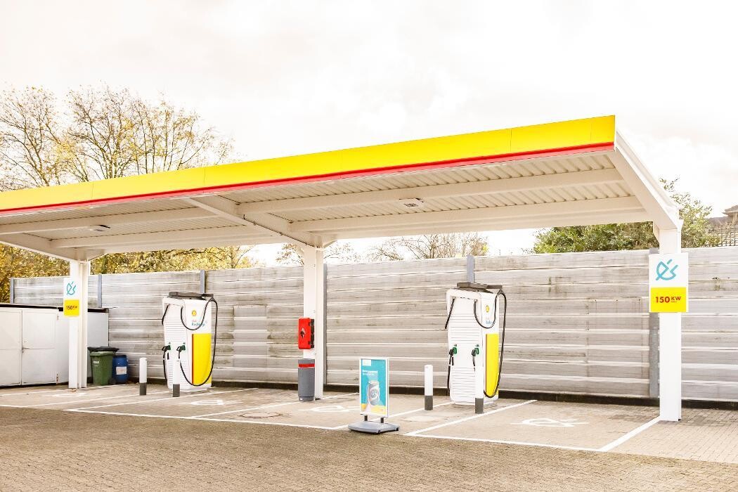 Bilder Shell Recharge Charging Station
