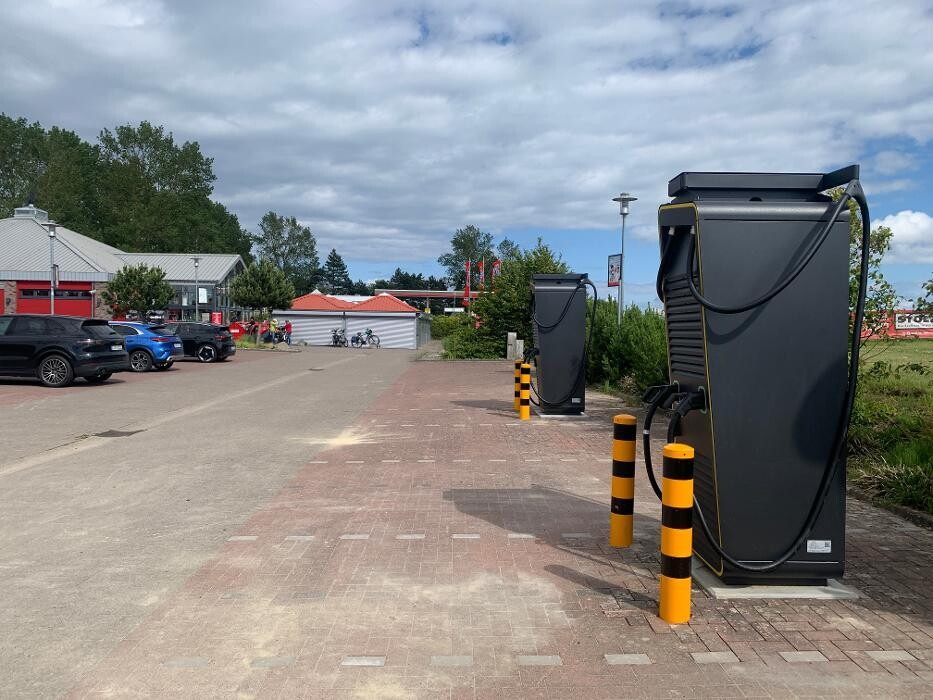 Bilder ORLEN CHARGE Ladestation
