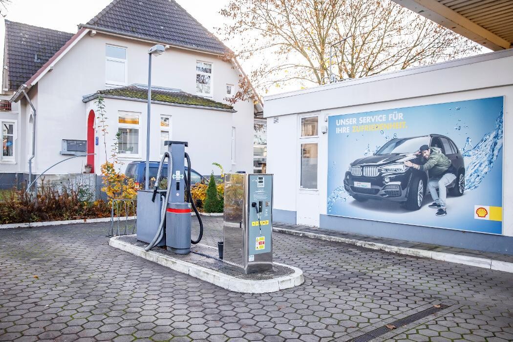 Bilder Shell Recharge Charging Station