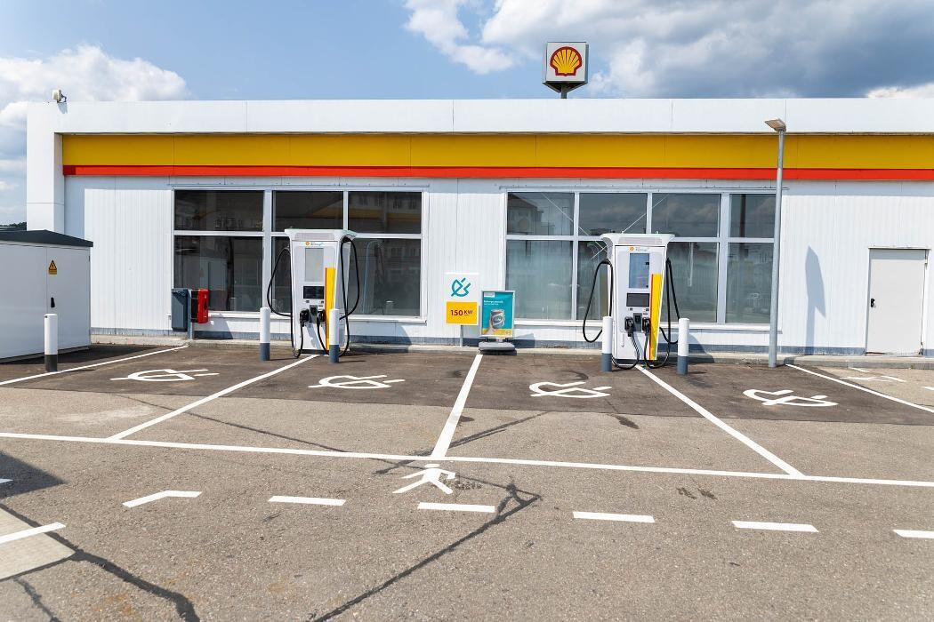 Bilder Shell Recharge Charging Station