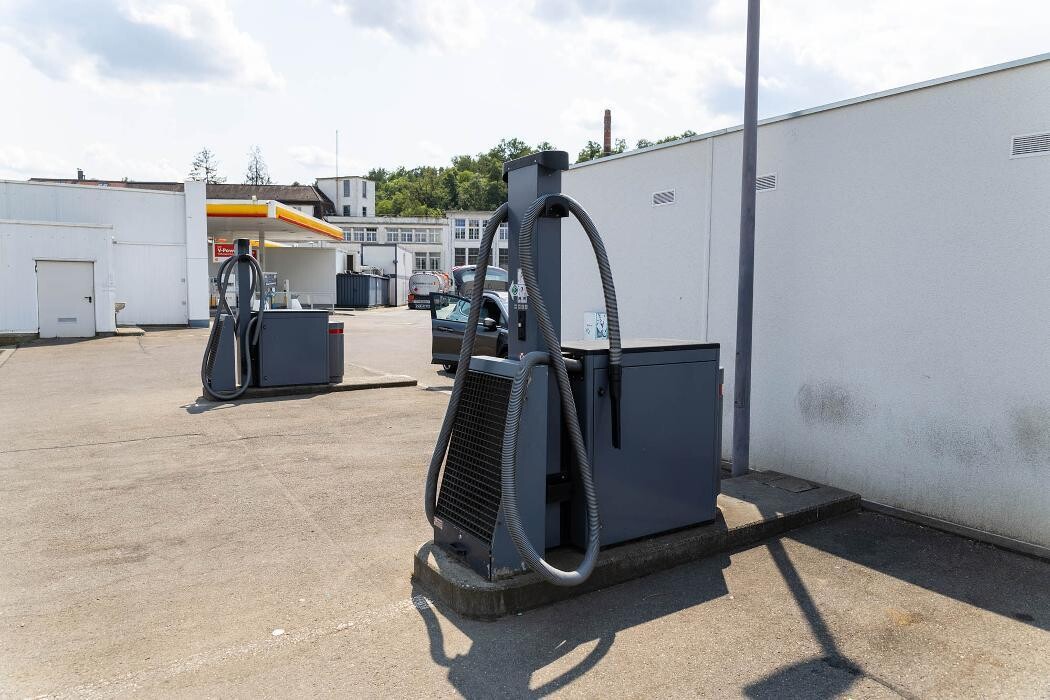 Bilder Shell Recharge Charging Station
