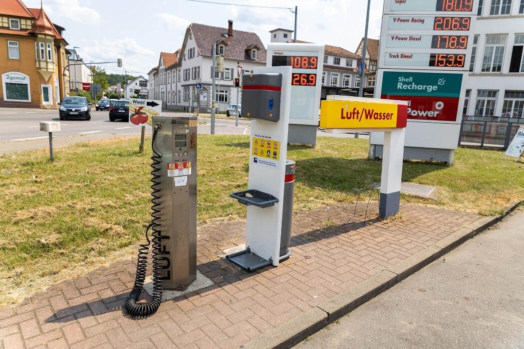 Bilder Shell Recharge Charging Station