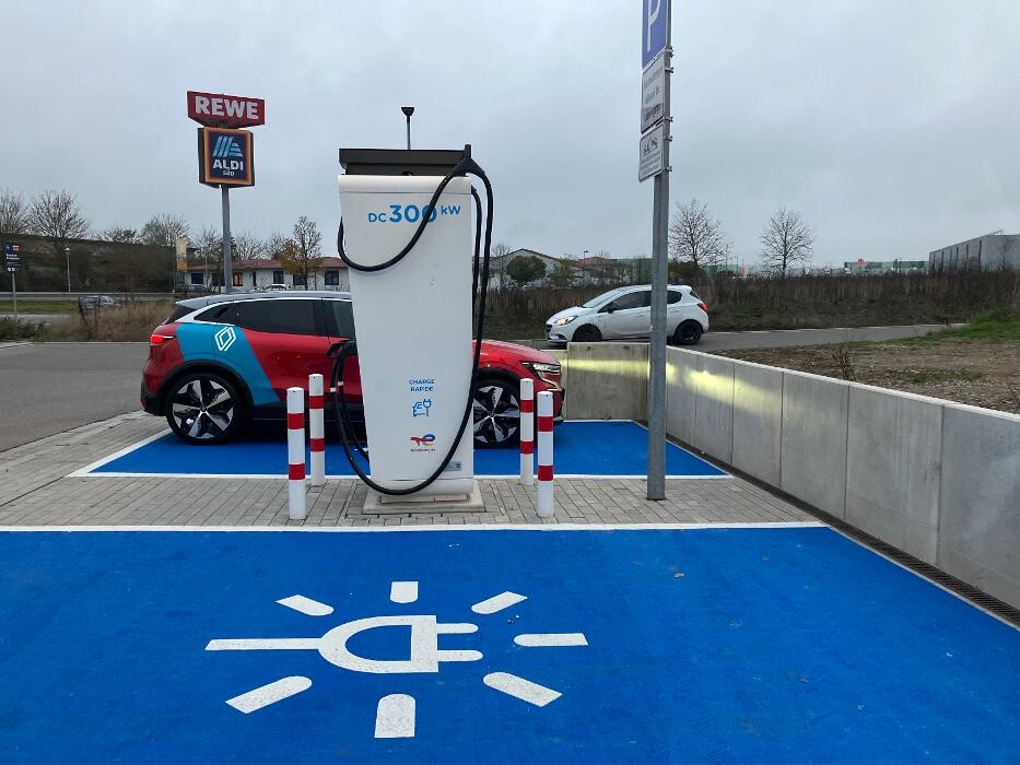 Bilder TotalEnergies Charging station