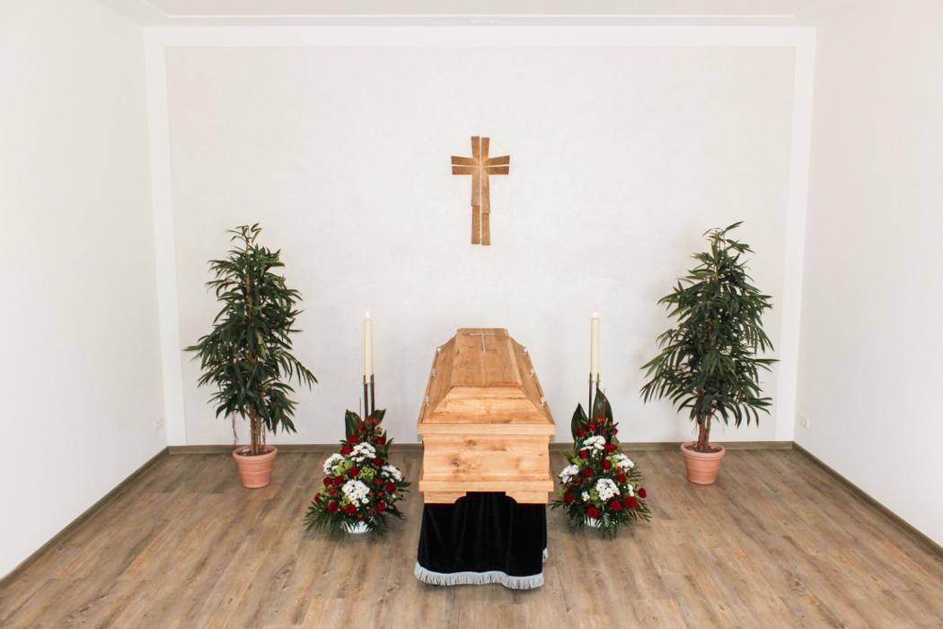 Bilder Bestattungsdienst Uhl OHG