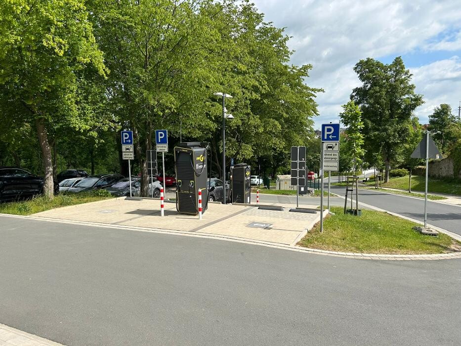 Bilder EWE Go HOCHTIEF Ladepartner-Ladestation