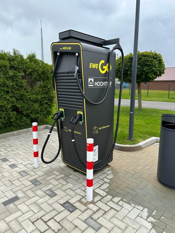 Bilder EWE Go HOCHTIEF Ladepartner-Ladestation