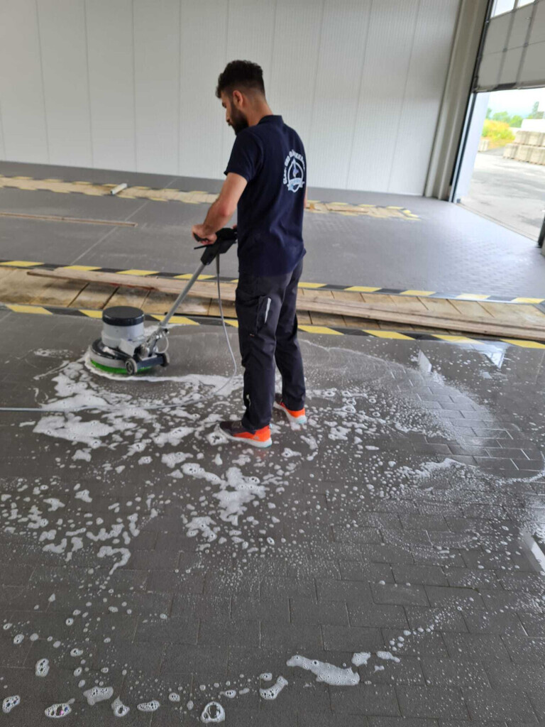 Bilder CleanGien Gebäudereinigung