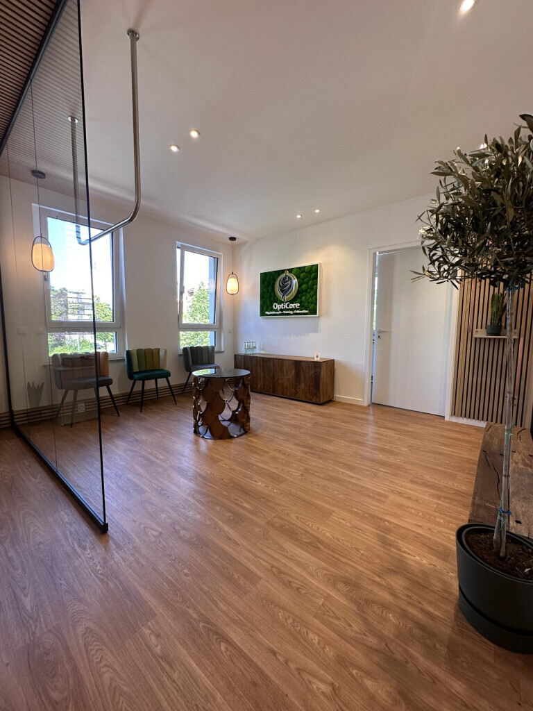 Bilder OptiCore Physiotherapiepraxis