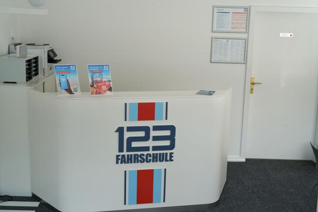Bilder 123 FAHRSCHULE Leverkusen-Wiesdorf