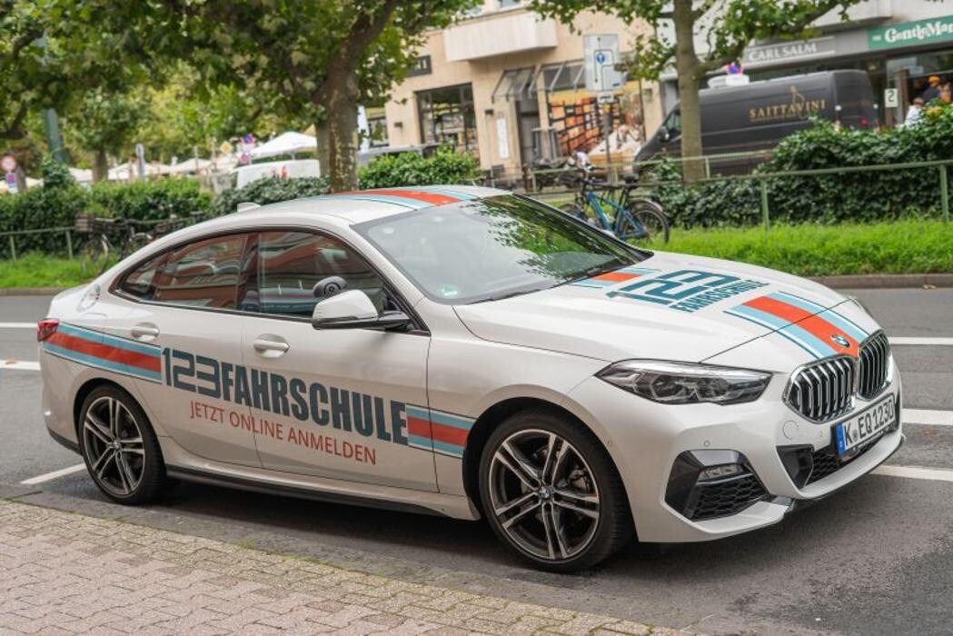Bilder 123 FAHRSCHULE Düsseldorf-Oberkassel