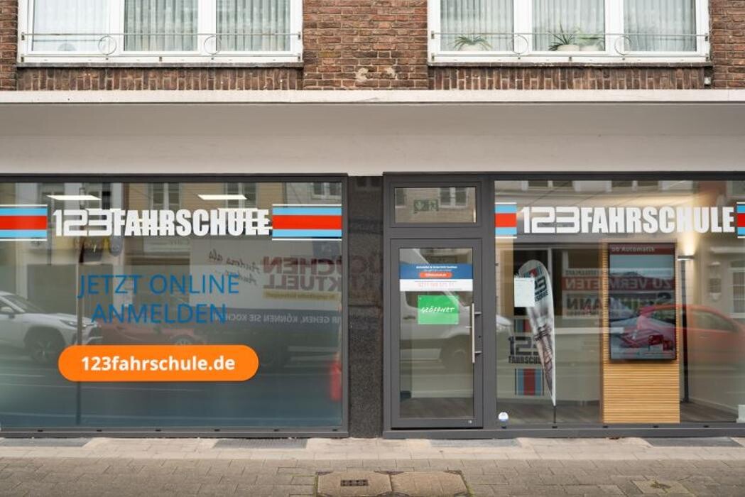 Bilder 123 FAHRSCHULE Neuss