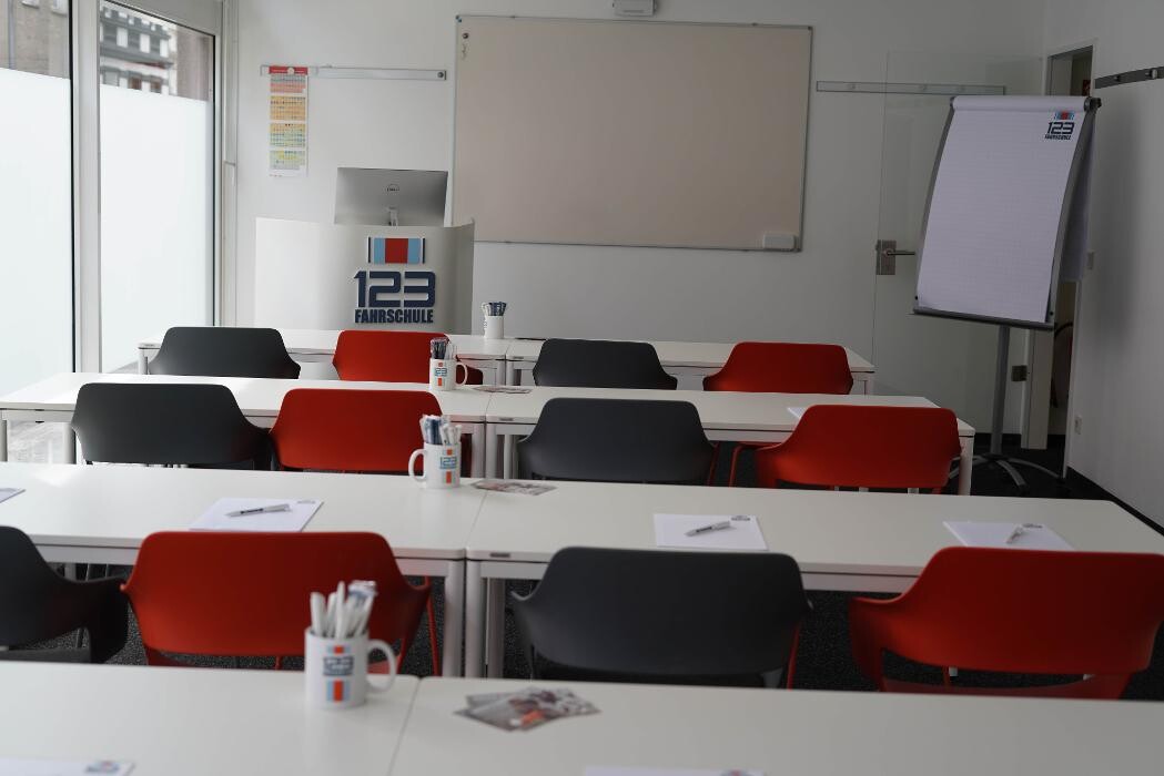 Bilder 123 FAHRSCHULE Duisburg-Zentrum