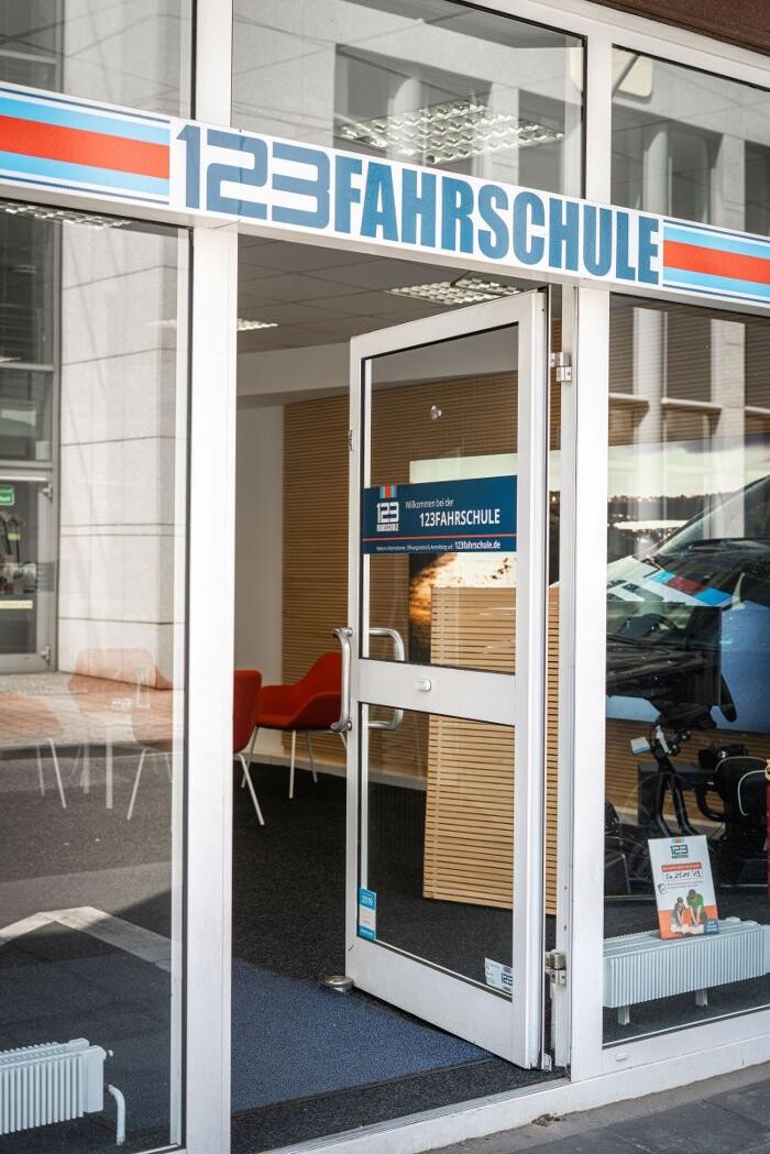 Bilder 123 FAHRSCHULE Duisburg-Zentrum