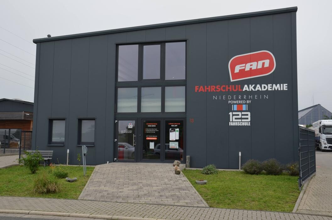 Bilder 123 FAHRSCHULE Dinslaken
