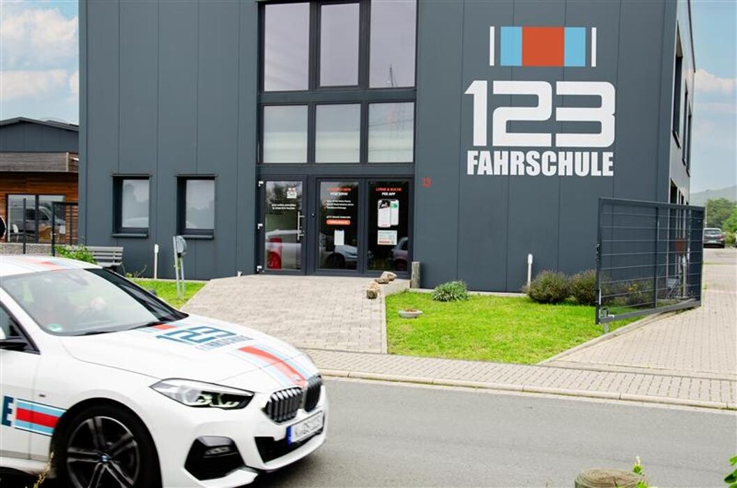 Bilder 123 FAHRSCHULE Dinslaken