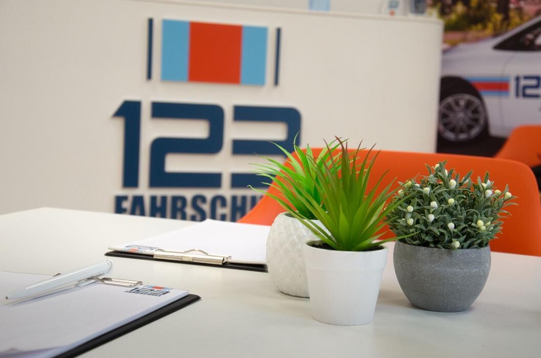 Bilder 123 FAHRSCHULE Bochum-Zentrum