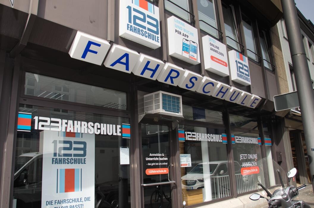 Bilder 123 FAHRSCHULE Krefeld-Zentrum