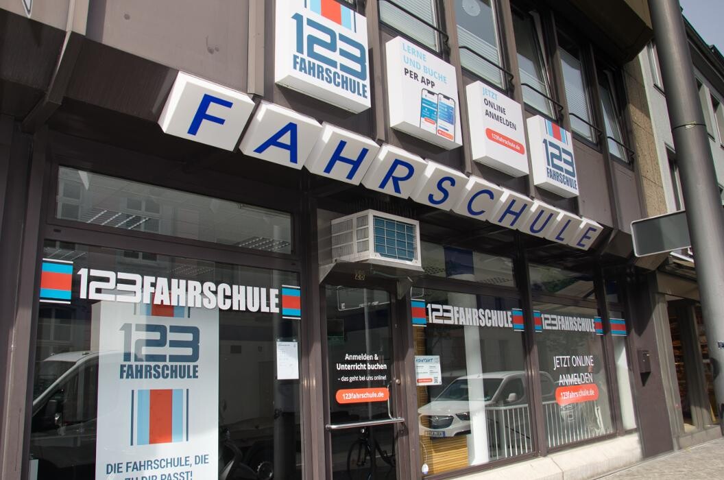 Bilder 123 FAHRSCHULE Krefeld-Zentrum