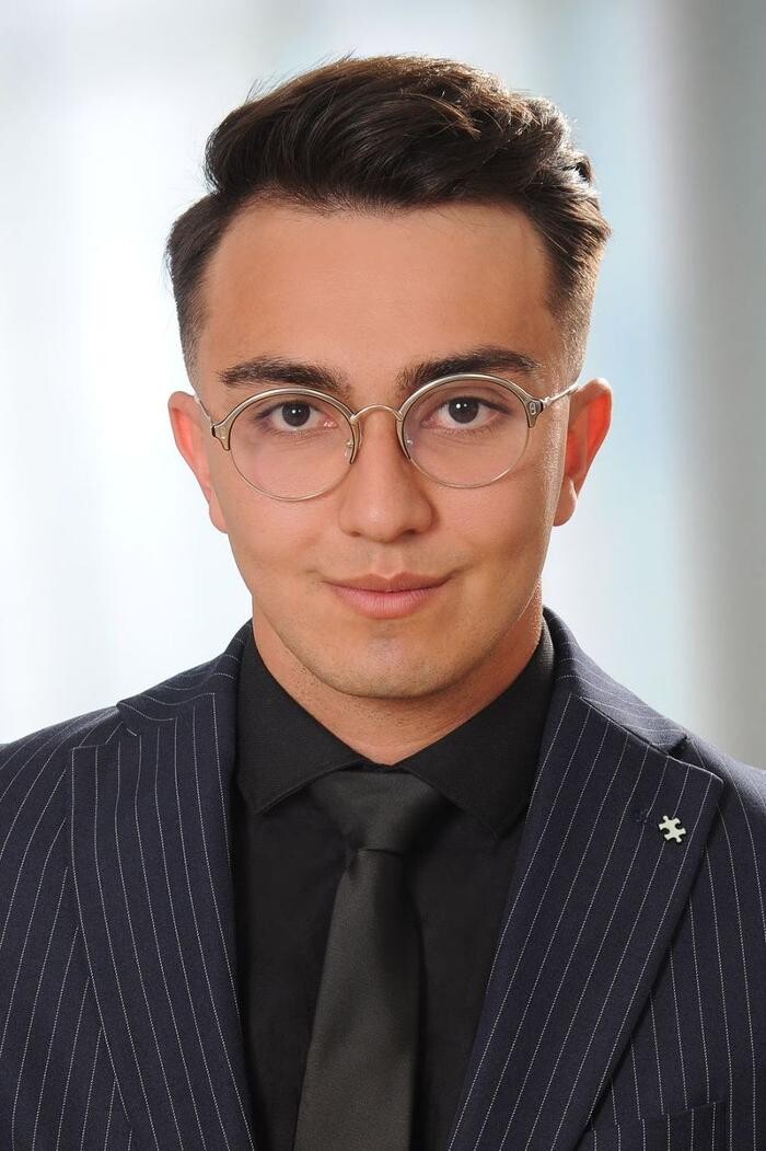 Bilder ERGO Versicherung Khashayar Kharyaband