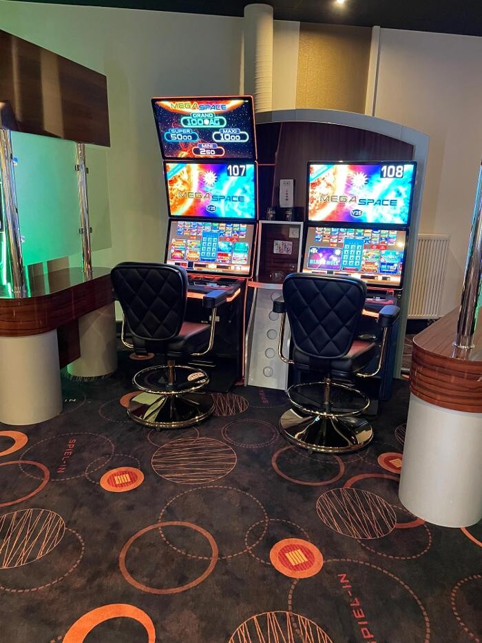 Bilder SPIEL-IN Spielhalle Theeßen