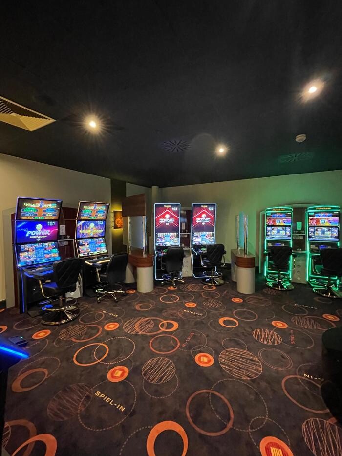 Bilder SPIEL-IN Spielhalle Theeßen