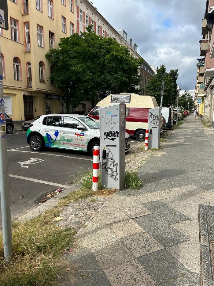 Bilder TotalEnergies Charging station