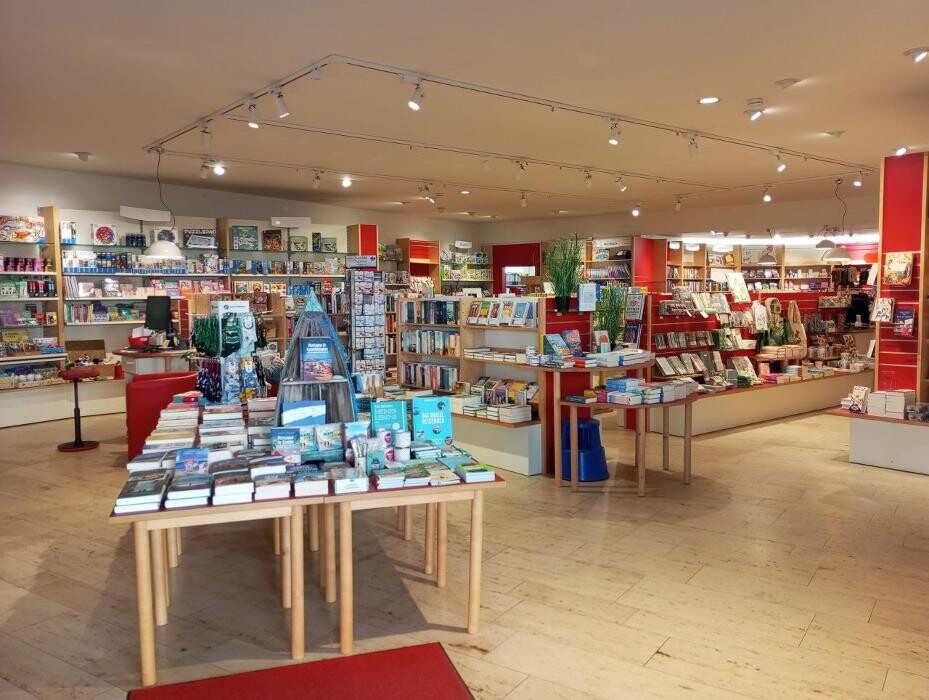 Bilder Schmitt & Hahn Buch und Presse im Bahnhof Erbach