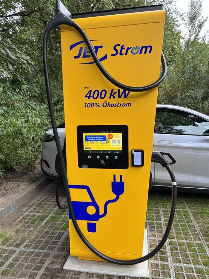 Bilder JET Ladestation
