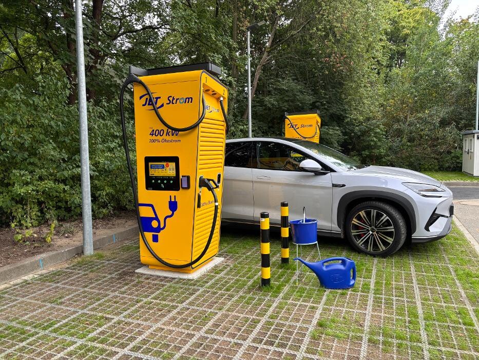 Bilder JET Ladestation