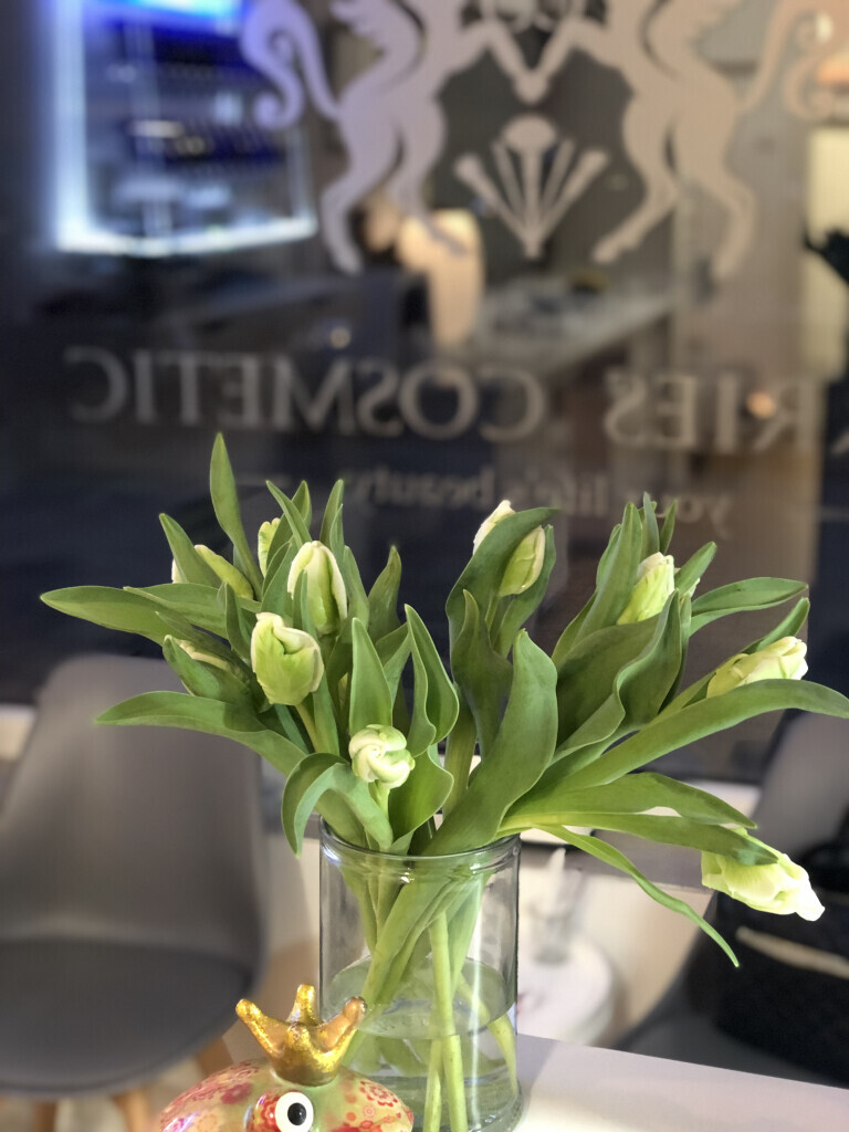 Bilder CARRIE’S COSMETIC - Your Life’s Beauty