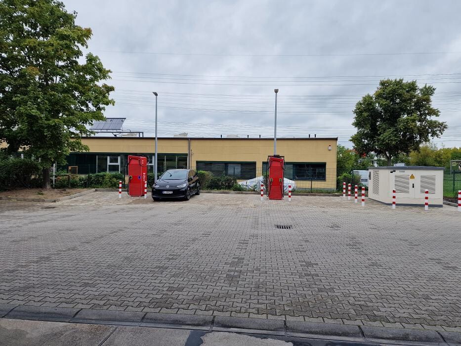 Bilder ORLEN CHARGE Ladestation