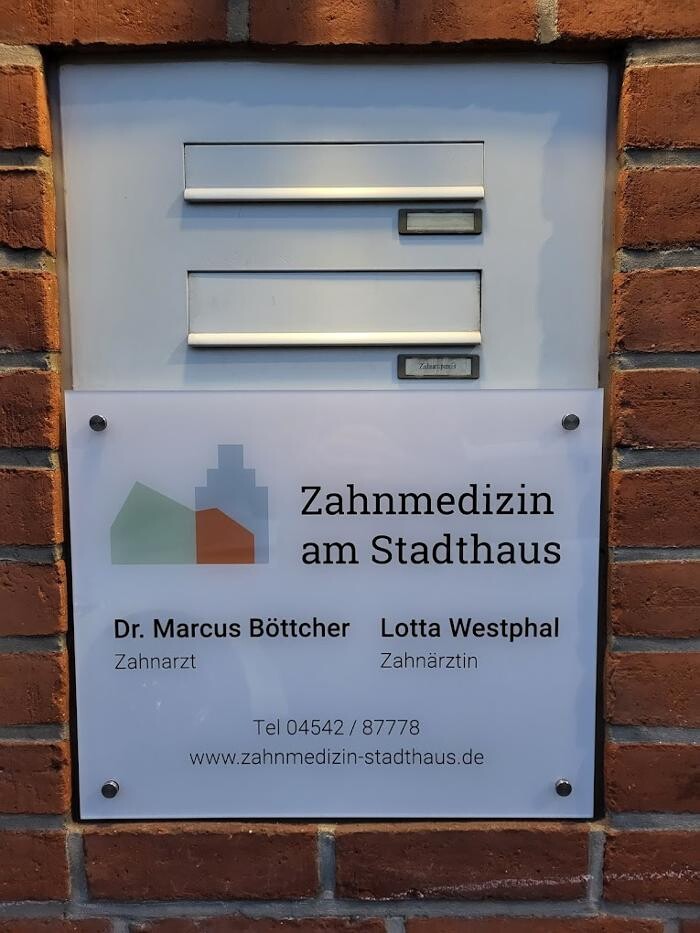 Bilder Zahnmedizin am Stadthaus Dr. Marcus Böttcher, Zahnärztin Lotta Westphal