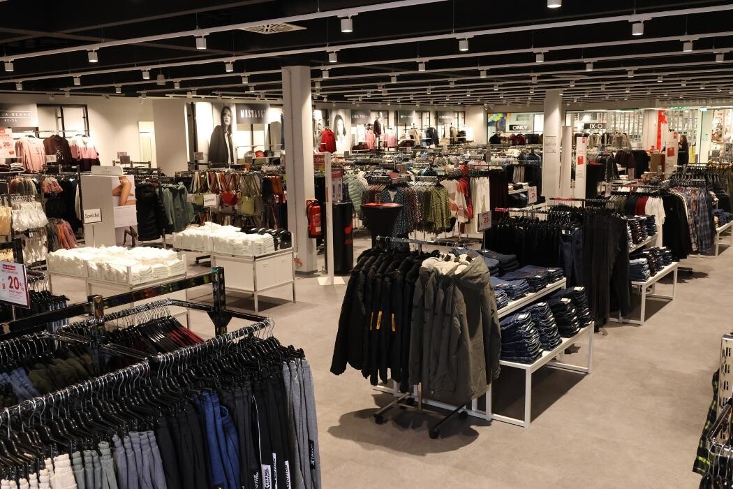 Bilder AWG Mode Center Ottobrunn