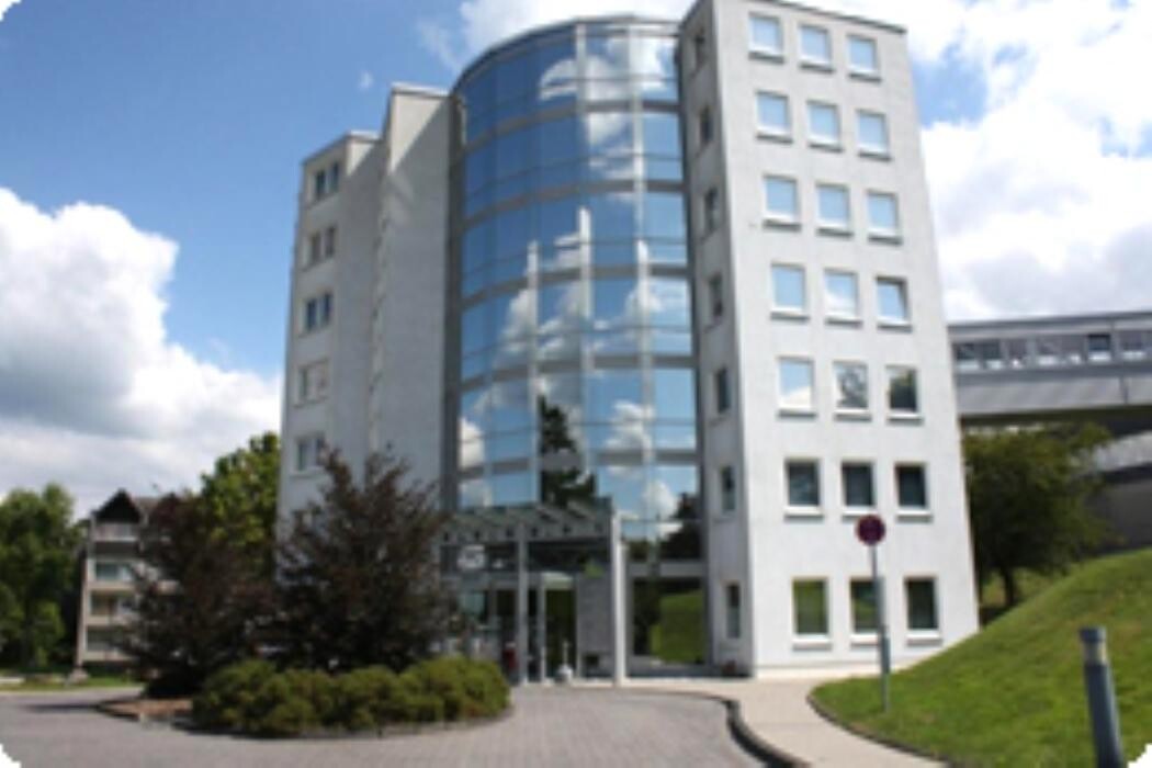 Bilder Dr. med. Kai Scheuten | Facharzt für HNO u. Plastische Operationen