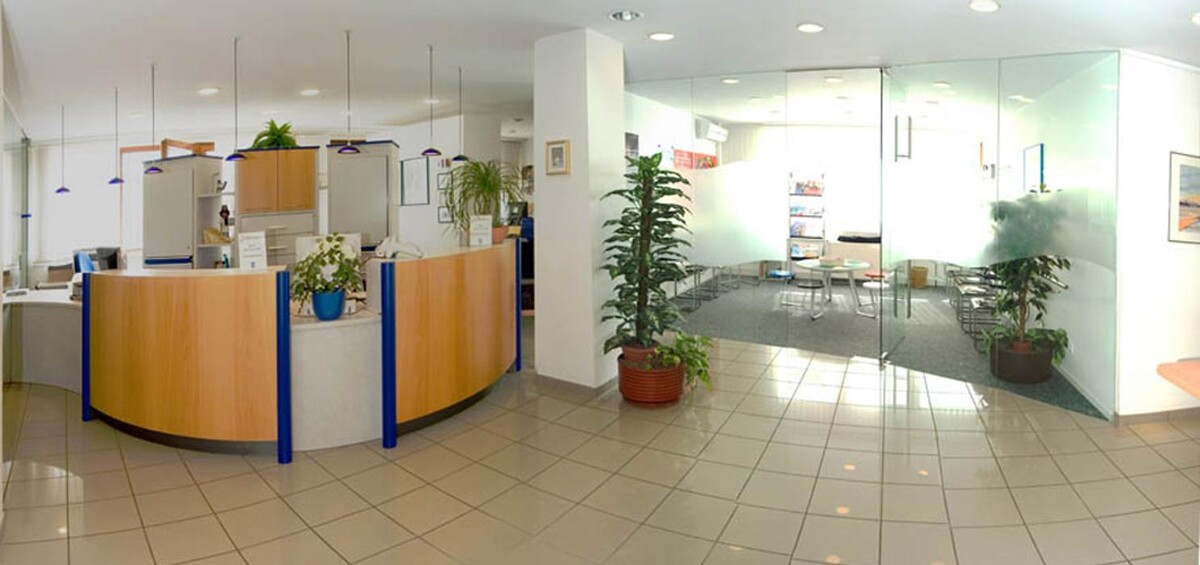 Bilder Zahnärztin Dr. med. dent. Aynur Sahin-Kurul