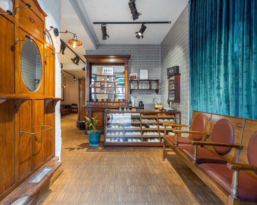 Bilder UPPAMAN | Men's Hair • Beard • Skin • Nails | Berlin Charlottenburg