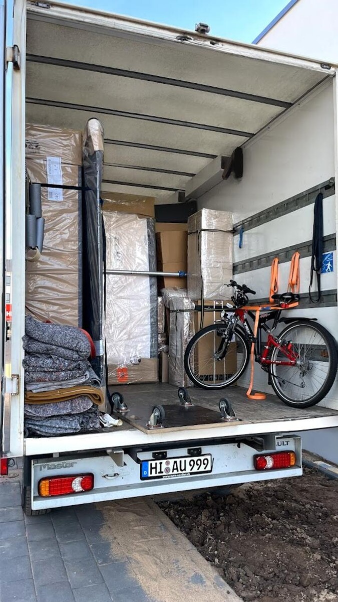 Bilder Aust Umzüge & Haushaltsauflösungen