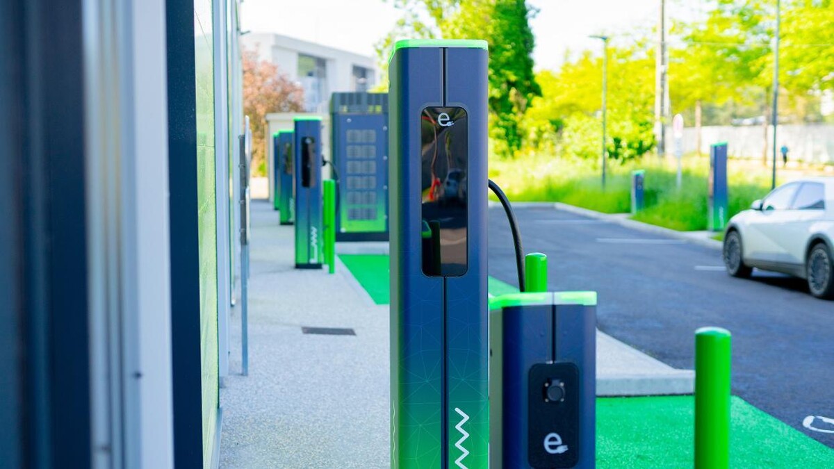 Images e-Totem Charging Station