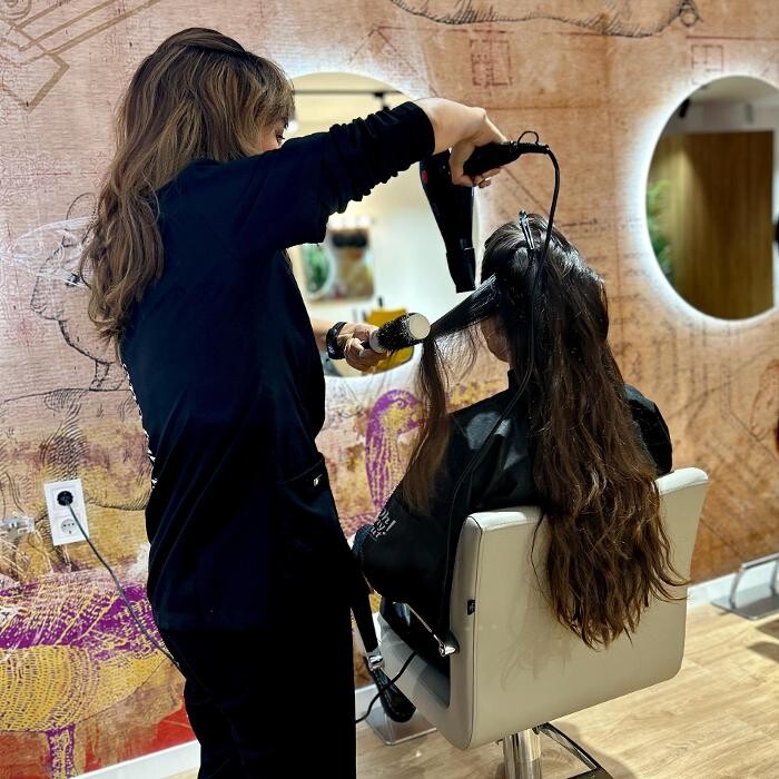 Images Oh my Cut! Barcelona c/Viladomat (Sant Antoni)